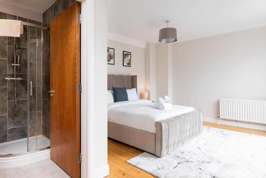 Modern Penthouse Apartment 2 Bed, 2 Bath Sleeps 6 City Centre Belfast Dış mekan fotoğraf
