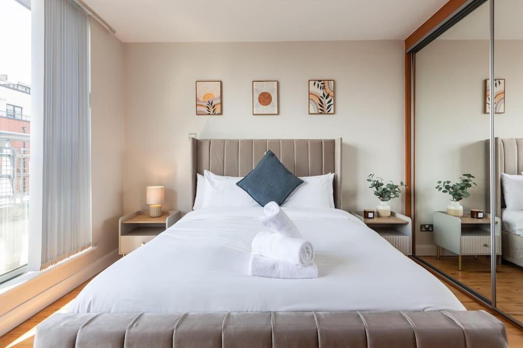 Modern Penthouse Apartment 2 Bed, 2 Bath Sleeps 6 City Centre Belfast Dış mekan fotoğraf