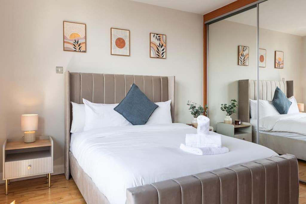 Modern Penthouse Apartment 2 Bed, 2 Bath Sleeps 6 City Centre Belfast Dış mekan fotoğraf