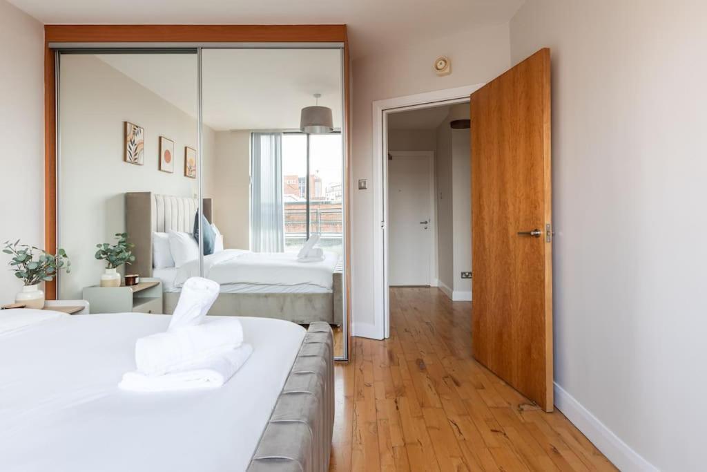 Modern Penthouse Apartment 2 Bed, 2 Bath Sleeps 6 City Centre Belfast Dış mekan fotoğraf