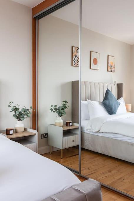 Modern Penthouse Apartment 2 Bed, 2 Bath Sleeps 6 City Centre Belfast Dış mekan fotoğraf