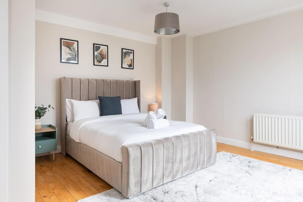 Modern Penthouse Apartment 2 Bed, 2 Bath Sleeps 6 City Centre Belfast Dış mekan fotoğraf