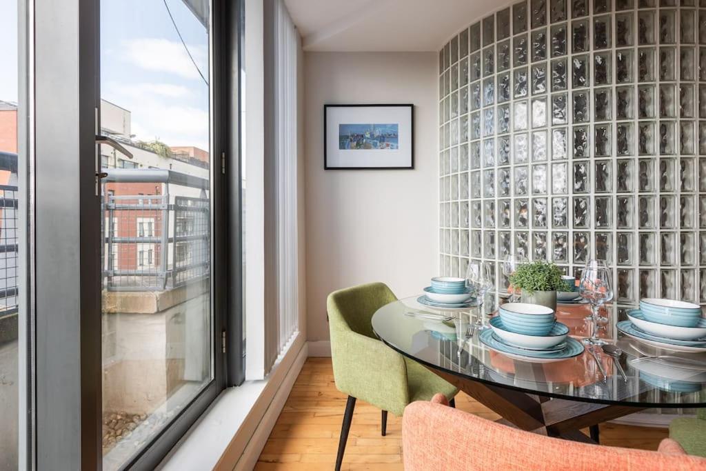 Modern Penthouse Apartment 2 Bed, 2 Bath Sleeps 6 City Centre Belfast Dış mekan fotoğraf