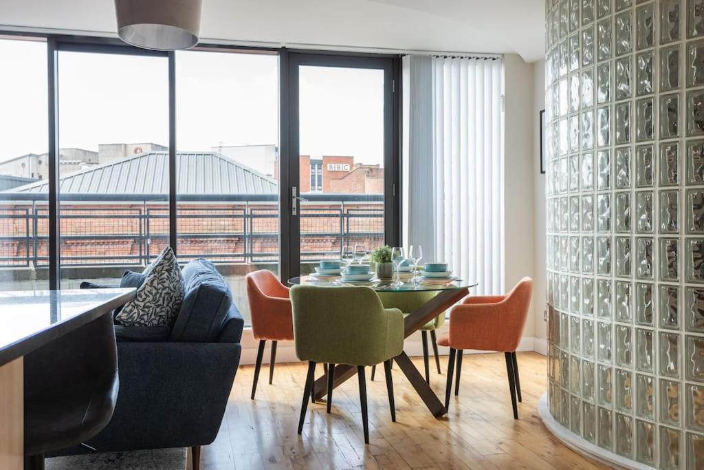 Modern Penthouse Apartment 2 Bed, 2 Bath Sleeps 6 City Centre Belfast Dış mekan fotoğraf