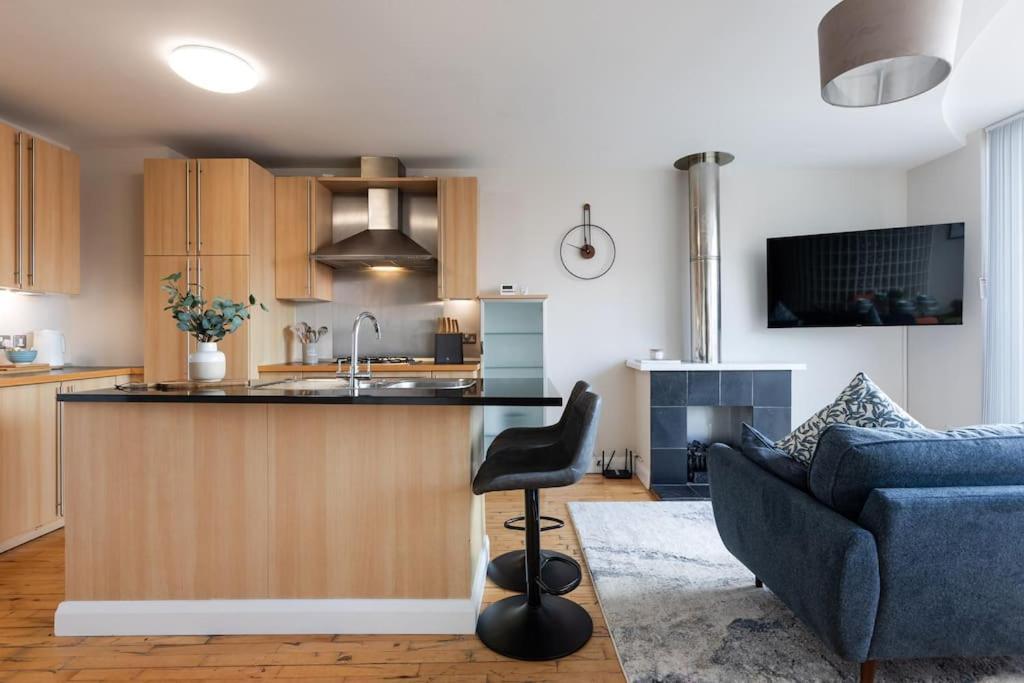 Modern Penthouse Apartment 2 Bed, 2 Bath Sleeps 6 City Centre Belfast Dış mekan fotoğraf